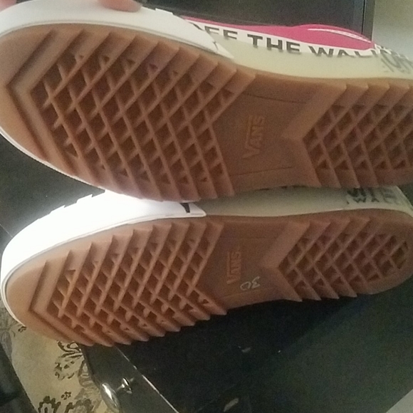 off the wall platform vans